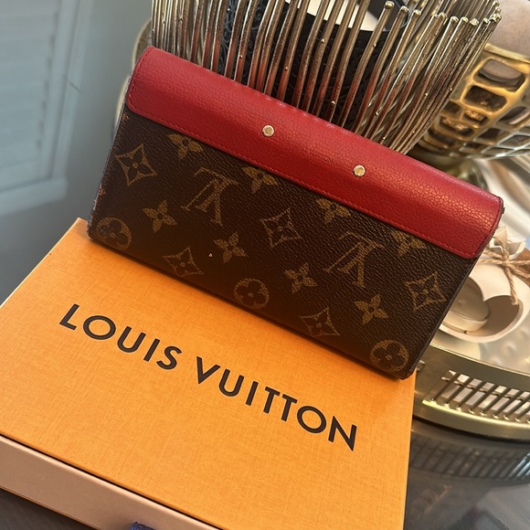 Louis Vuitton Monogram Canvas Pallas Wallet with COA - Picture 4 of 15